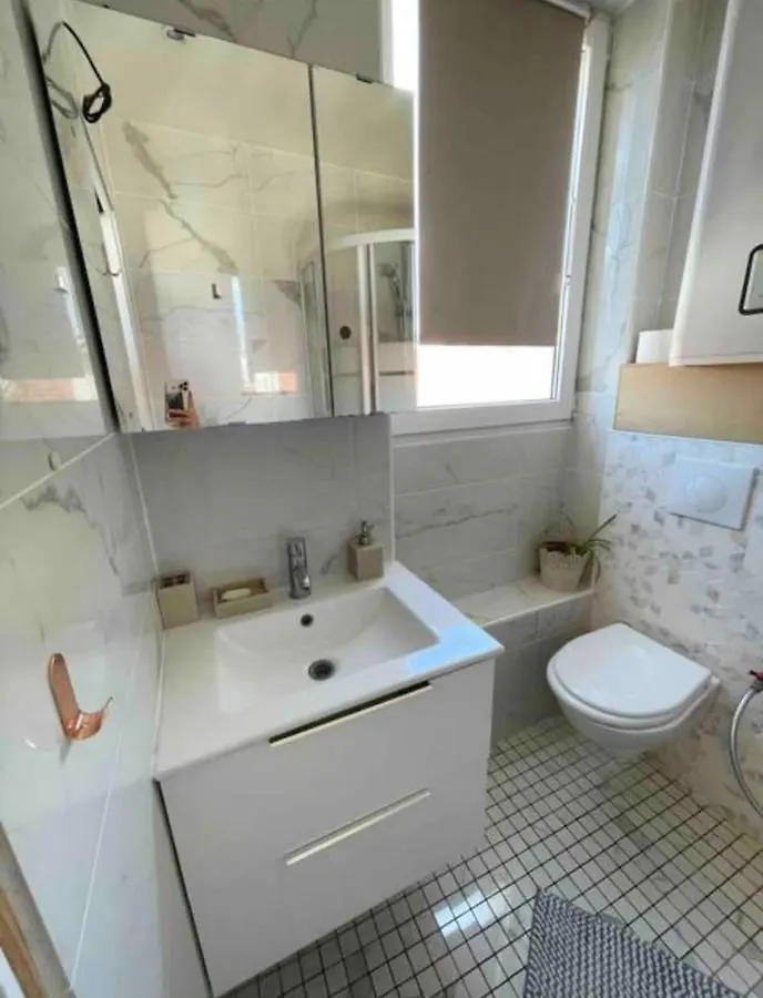 Appartement 2 Pieces Au Pied Du Metro Buzenval. Paris 0*,  Frankreich
