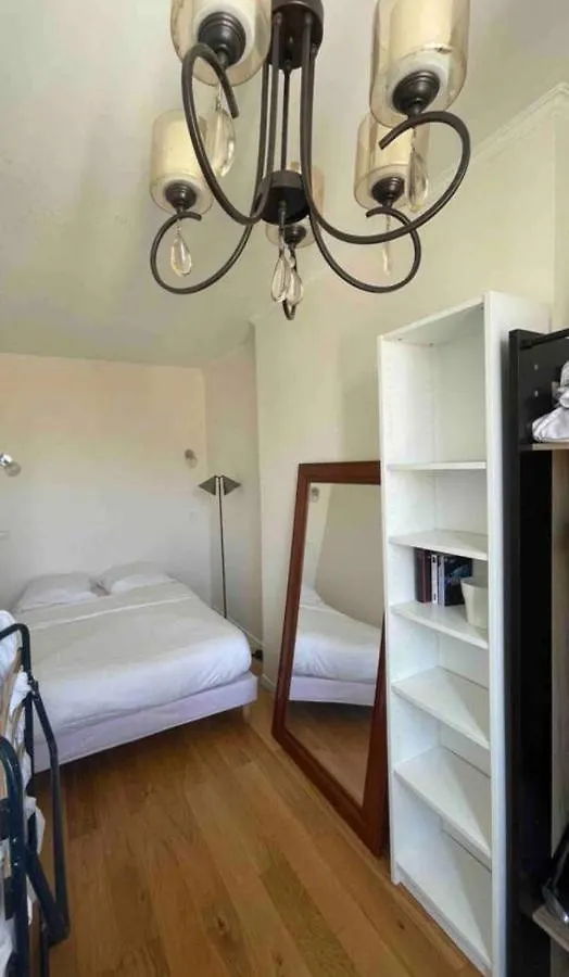 Apartment Appartement 2 Pieces Au Pied Du Metro Buzenval. Paris France
